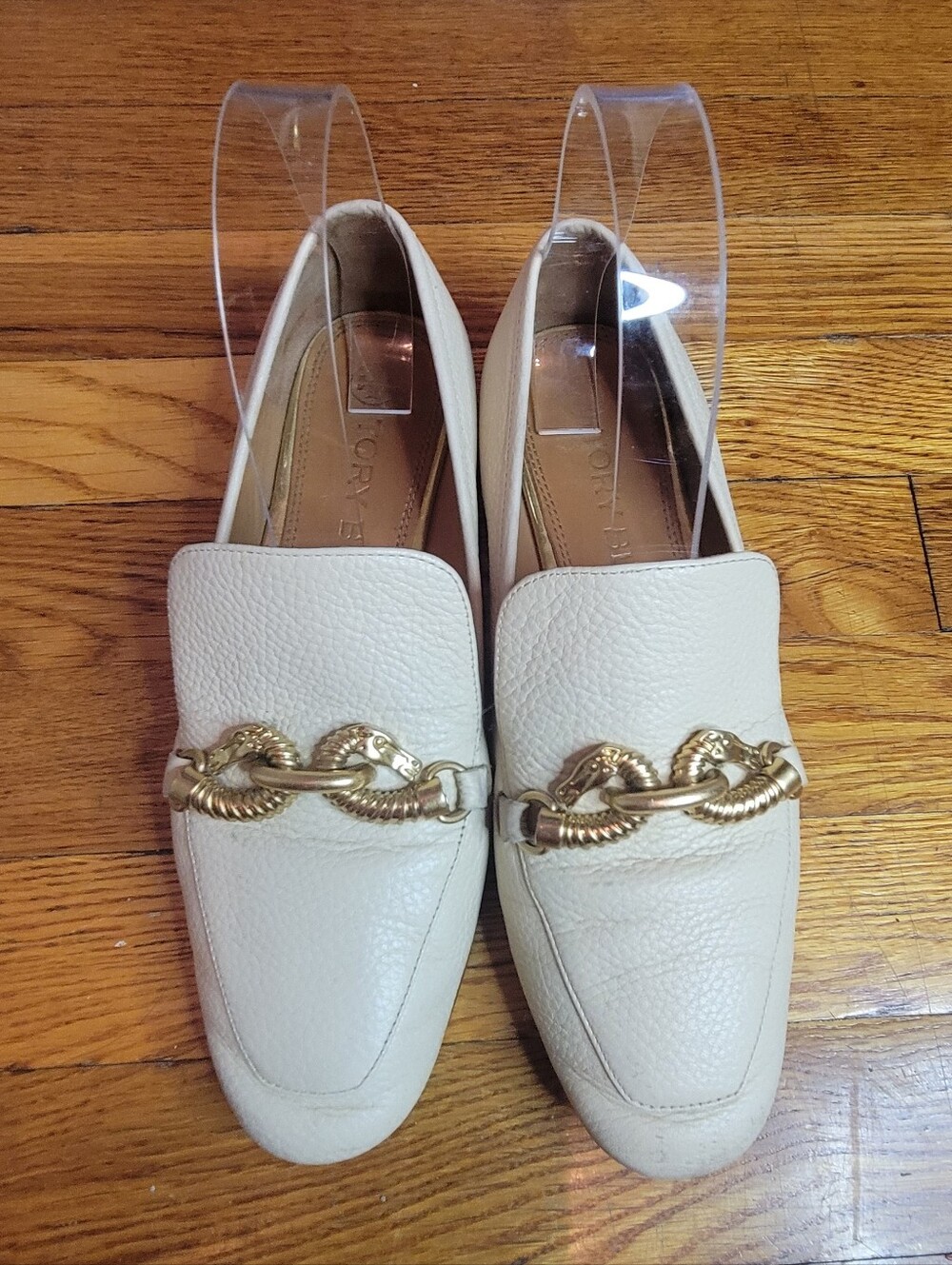 Tory Burch Jessa Cream Leather Loafer with Gold Chain Accent 6.5